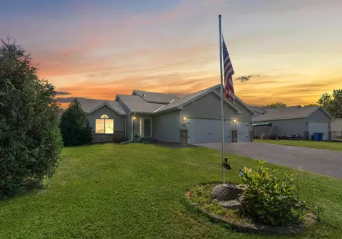 960 W 9th St, Rush City, MN 55069
