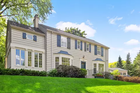 535 Montcalm Pl, Saint Paul, MN 55116