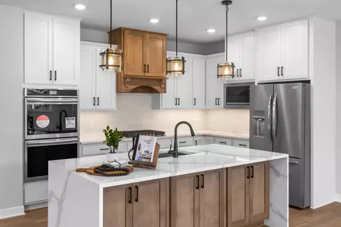 16760 S Manor Rd, Eden Prairie, MN 55344