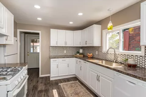 1821 E 4th St, Superior, WI 54880 photo 6