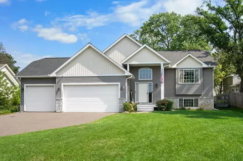 1562 Mcknight Rd N, Maplewood, MN 55119