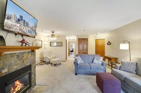2573 Heritage Dr #106, Mendota Heights, MN 55120