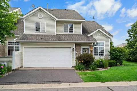 8860 Spring Ln, Woodbury, MN 55125