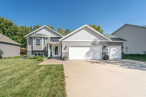 4703 White Pine Pl NW, Rochester, MN 55901