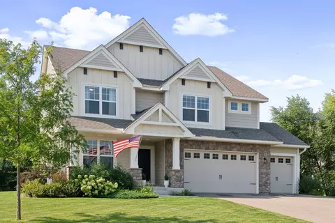 8649 Ambergate Dr, Victoria, MN 55386