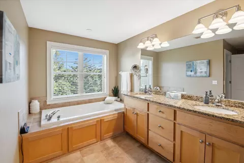 1611 Tramore Pl, Eagan, MN 55122 photo 41