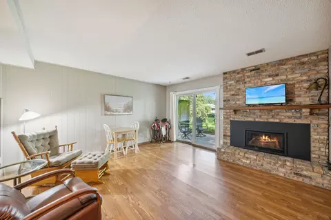 411 Whispering Ln, Hastings, MN 55033