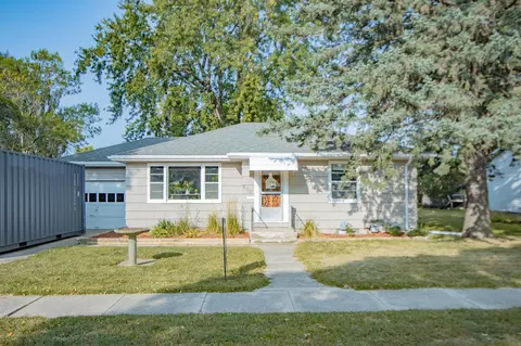 800 Redding Ave, Windom, MN 56101