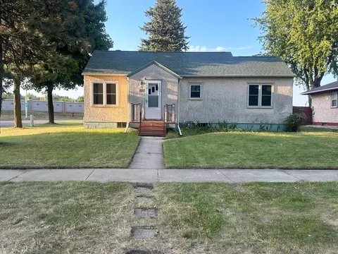 1907 Cedar Ave, Worthington, MN 56187