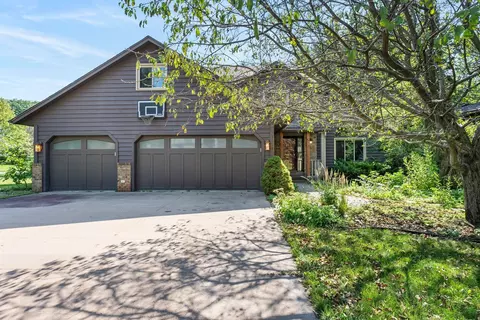 1831 Pheasant Dr, Excelsior, MN 55331 photo 4