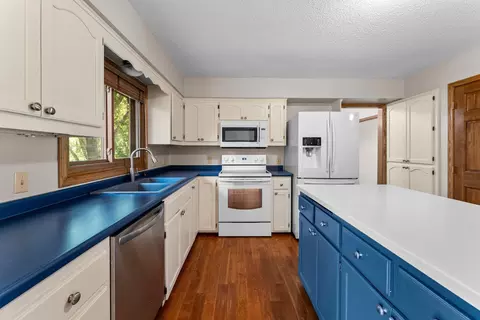 1831 Pheasant Dr, Excelsior, MN 55331 photo 15