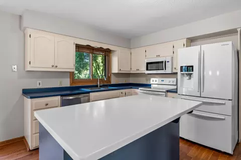 1831 Pheasant Dr, Excelsior, MN 55331 photo 14