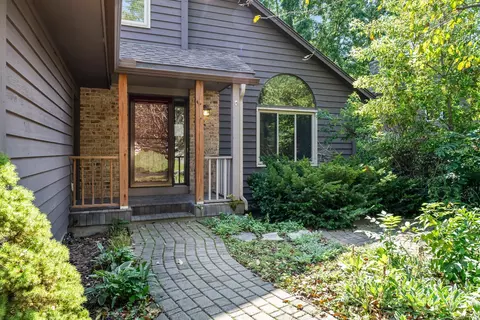 1831 Pheasant Dr, Excelsior, MN 55331 photo 5