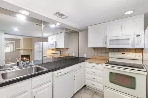 3460 Highlander Dr, Eagan, MN 55122 photo 9