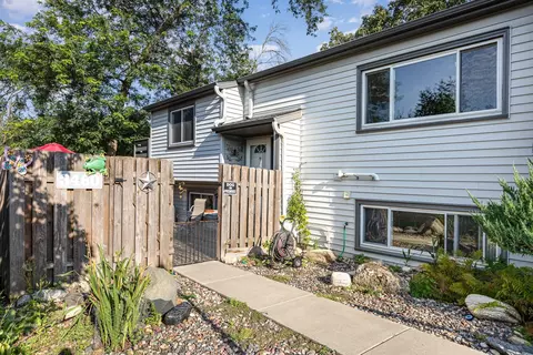 3460 Highlander Dr, Eagan, MN 55122