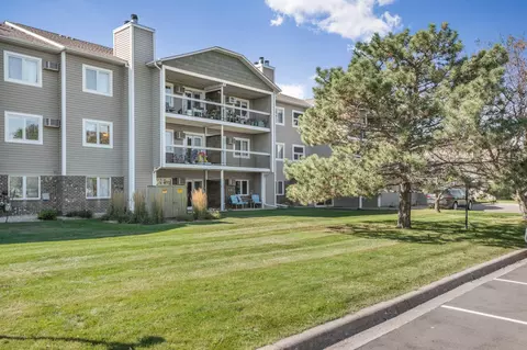 7632 157th St W #208, Apple Valley, MN 55124