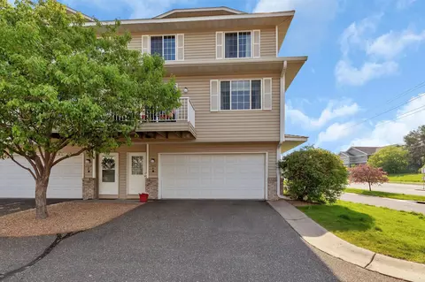 1579 County Road D E #A, Maplewood, MN 55109