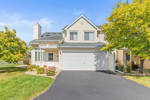 524 Aqua Cir, Lino Lakes, MN 55014