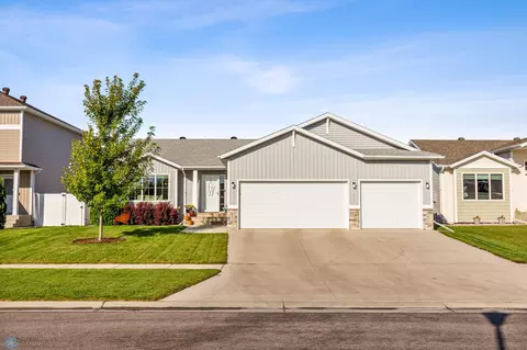 6265 18th St S, Fargo, ND 58104