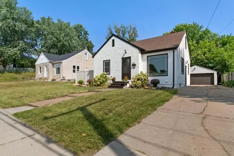 630 White Bear Ave N, Saint Paul, MN 55106