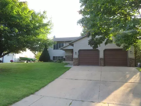 1821 Ashland Rd, New Ulm, MN 56073