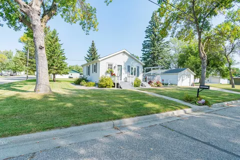 321 Roosevelt St, Alexandria, MN 56308