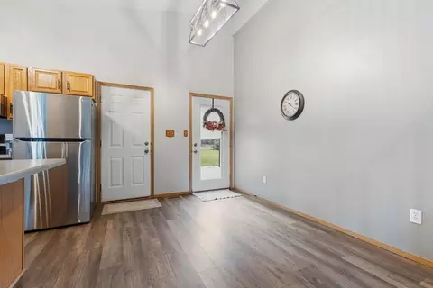 602 Genesis Ave, Marshall, MN 56258 photo 14