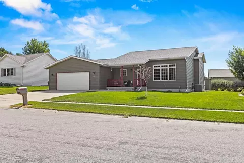 602 Genesis Ave, Marshall, MN 56258