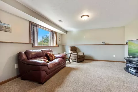 602 Genesis Ave, Marshall, MN 56258 photo 27
