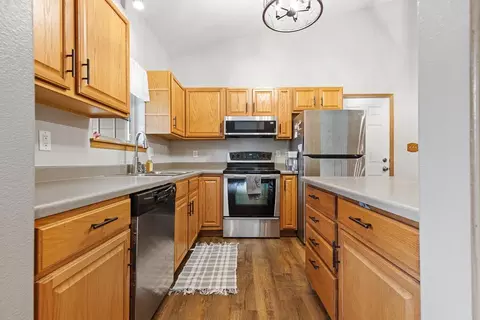 602 Genesis Ave, Marshall, MN 56258 photo 16