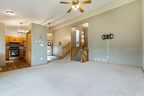 602 Genesis Ave, Marshall, MN 56258 photo 8