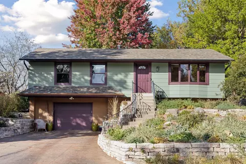 1915 Price Ave, Maplewood, MN 55109
