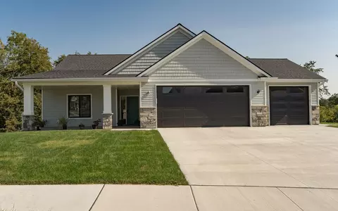 2211 Red Pine Ln SW, Rochester, MN 55902