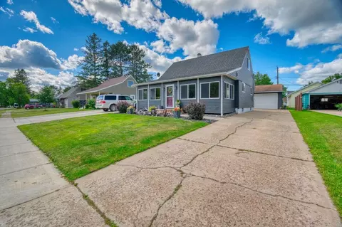 325 Leeds Rd, Hoyt Lakes, MN 55750