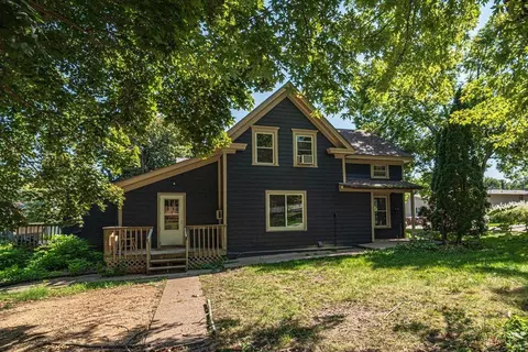 318 4th St W, Hastings, MN 55033