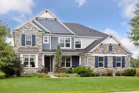 11211 Whitewater Dr, Woodbury, MN 55129