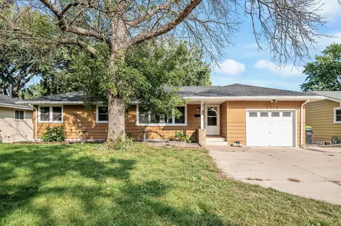 5512 Regent Ave N, Crystal, MN 55429