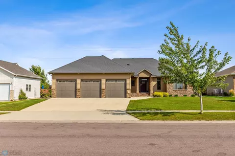 4260 58th St S, Fargo, ND 58104