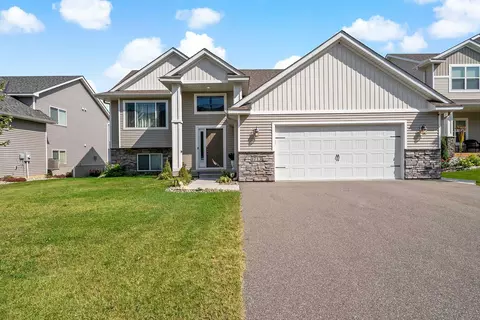 1713 Riverside Dr, Shakopee, MN 55379
