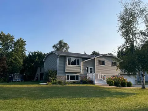 1390 Quinlan Cir S, Lake Saint Croix Beach, MN 55043