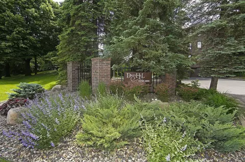 5501 Dewey Hill Rd #222, Edina, MN 55439