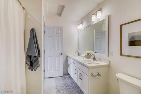2533 Fulton Loop S, Fargo, ND 58104 photo 9