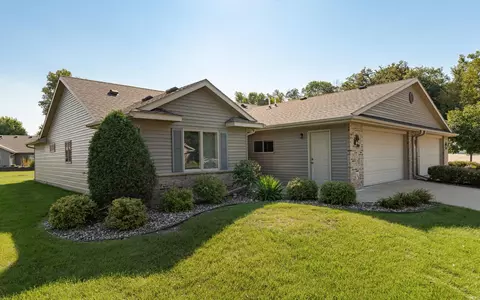 745 Southern Woods Cir SW, Rochester, MN 55902