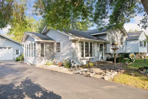 2478 Longview Dr, New Brighton, MN 55112