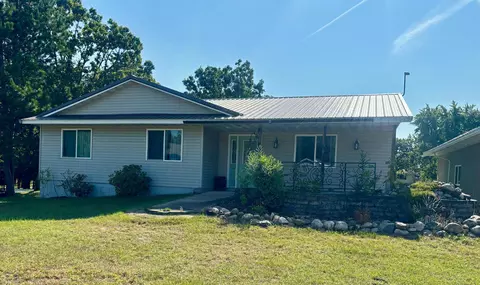 252 N Hickory St, Royalton, MN 56373