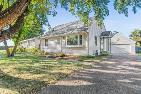 115 Crown Rd NE, Fridley, MN 55421
