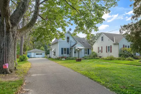 368 2nd Ave SW, Forest Lake, MN 55025