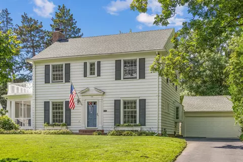 208 Oakwood Rd, Hopkins, MN 55343
