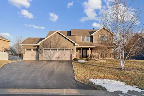 6628 Clearwater Creek Dr, Lino Lakes, MN 55038