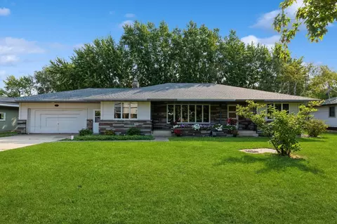 711 Washburne Ave, Paynesville, MN 56362